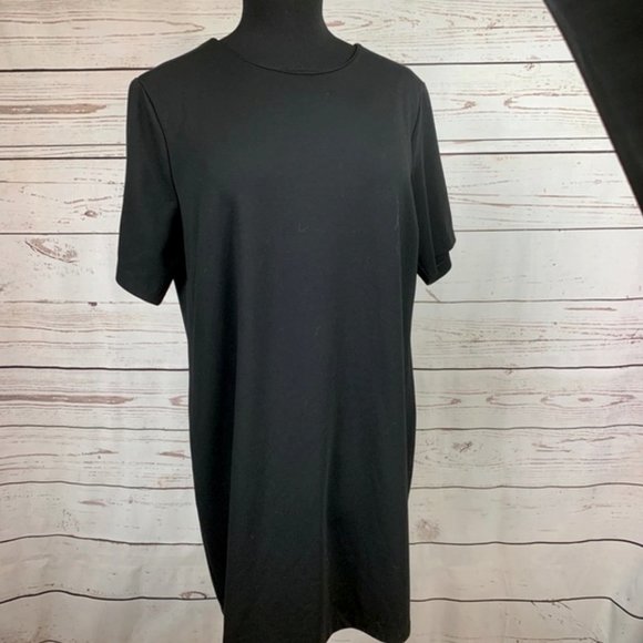 3/$25 Old Navy black dress - Picture 2 of 4